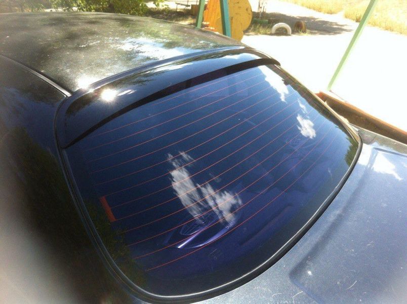 Cпойлер заднего стекла козырек для Daewoo Lanos седан Прилегает к стеклу 3М скотч Voron Glass KD10197 фото