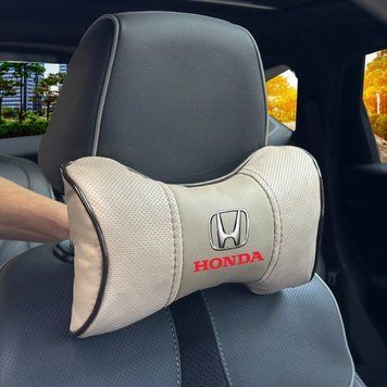 Подушка на підголівник з логотипом Honda Екошкіра 3D Кольоровий лого Бежева-Коричневий кант 1 шт 91716 фото