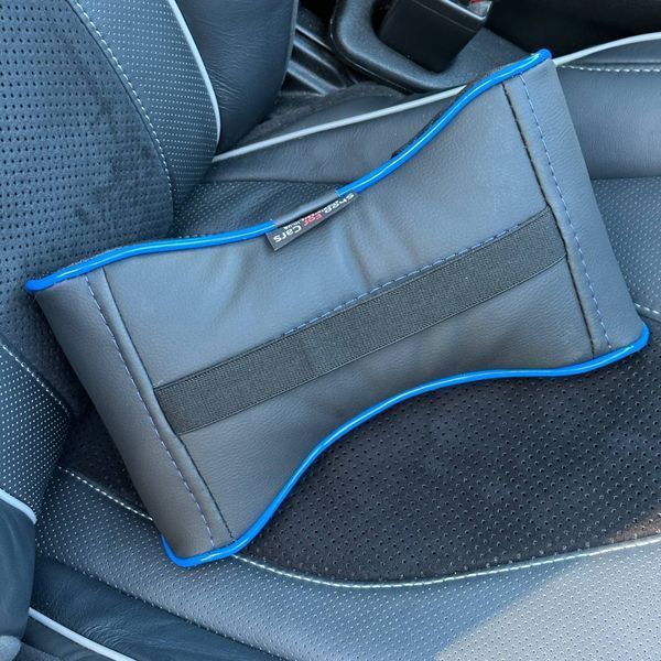 Подушка на підголівник з логотипом Mercedes-Benz Екошкіра 3D Кольоровий лого Чорний-Синій кант 1 шт 91571 фото