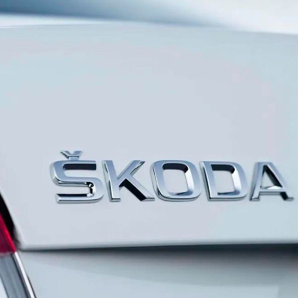 Емблема для Skoda 150 x 23 мм роздільна 3М Польща (5JA 853 687 2ZZ) 56648 фото
