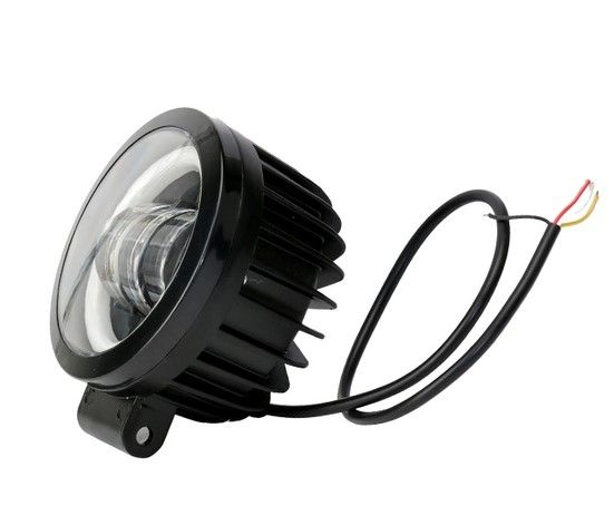 Светодиодная дополнительная LED фара 90х60 mm / Линза с ДХО / 30W / 10Wх3 / 10-30V / 3500LM / 1 шт 57190 фото