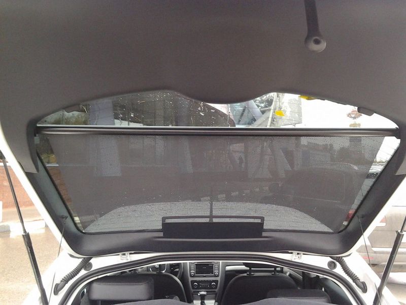 Шторка солнцезащитная ролет на заднее стекло Carlife 90см (Сетка Черная с двух сторон) 8167 фото