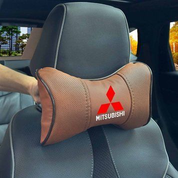 Подушка на подголовник с логотипом Mitsubishi Экокожа 3D Цветной лого Коричневые-Коричневый кант 1 шт 91658 фото