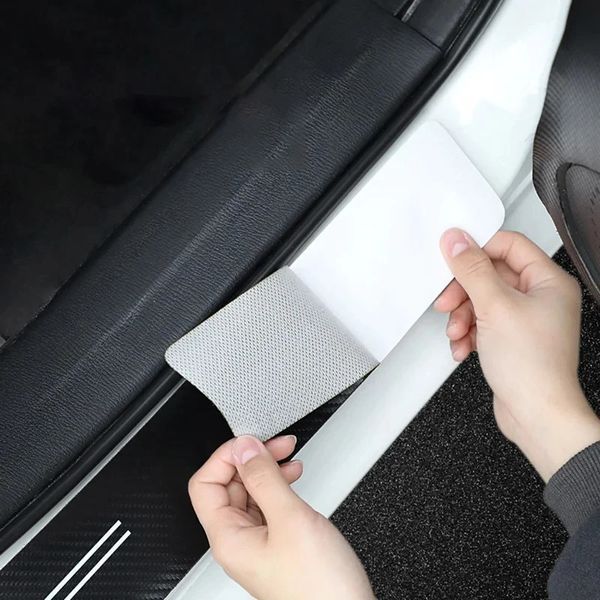 Защитная пленка на порог багажника Geely карбон 1 шт (90х7см) 95213 фото