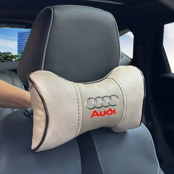Подушка на підголівник з логотипом Audi Екошкіра 3D Кольоровий лого Бежева-Коричневий кант 1 шт 91553 фото