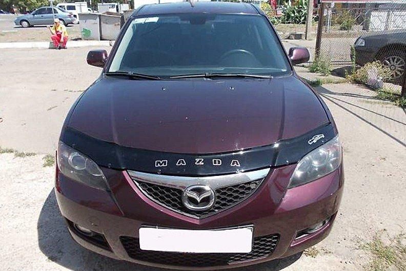 Дефлектор капота мухобойка Mazda 3 2003-2008 седан 2560 фото