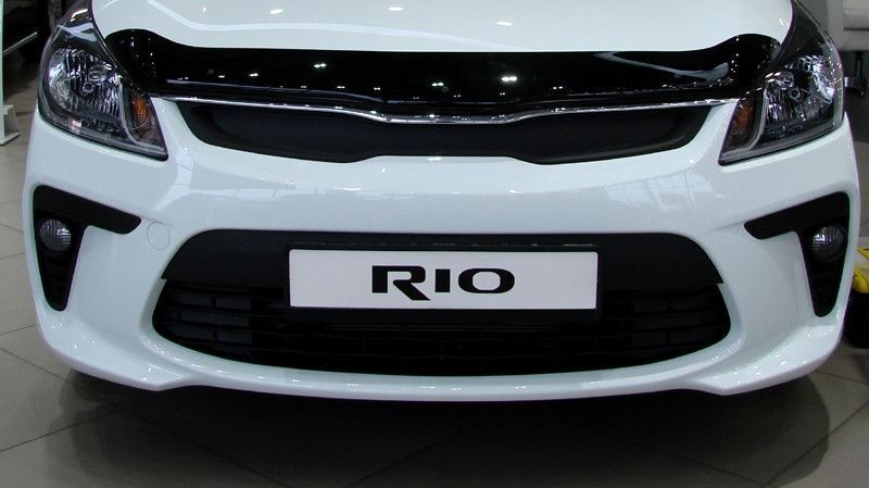 Дефлектор капота мухобойка для Kia Rio 2017- седан / хетчбек 3246 фото