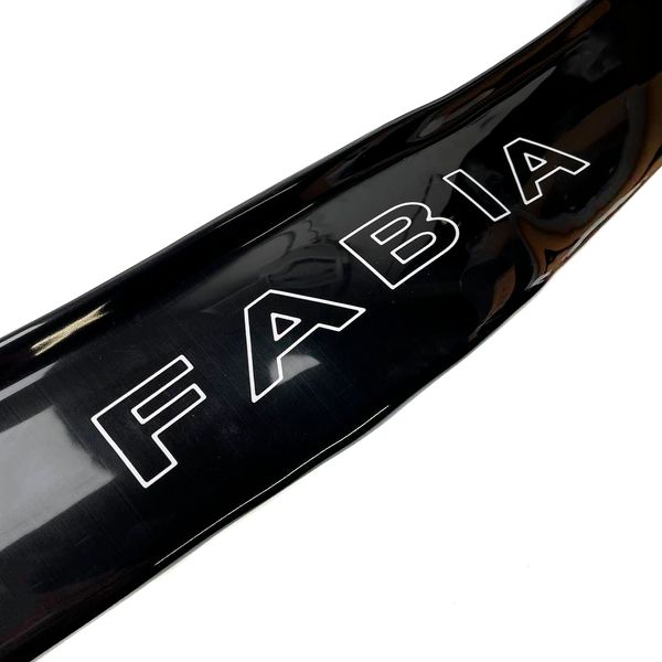 Дефлектор капота мухобойка Skoda Fabia II 2007-2010 Voron Glass MS10107 фото