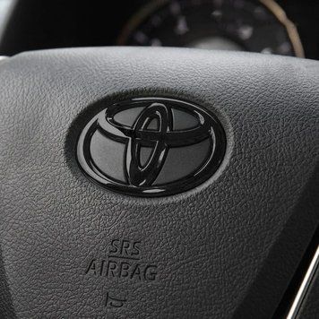 Емблема керма Toyota 65 x 45 мм пластик Чорна (на скотчі) 95893 фото