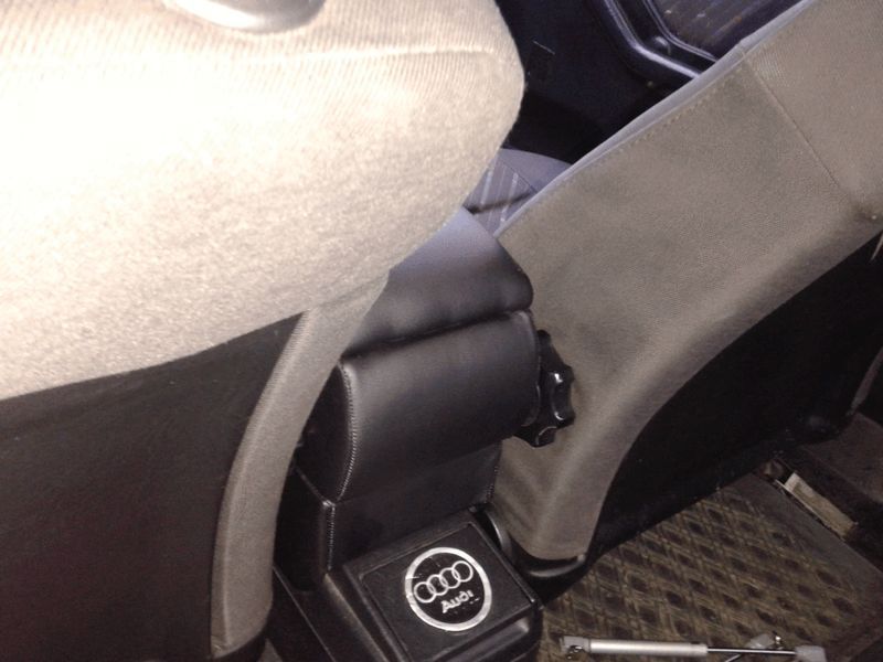 Подлокотник модельный Armrest для Audi 80 1986 - 1994 Черный SFC_Audi_80_Black фото