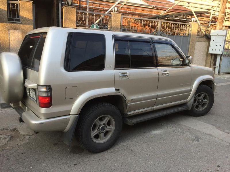 Дефлектори вікон вітровики для Isuzu Trooper (LS) 1992-1999 / Opel Monterey 1992-1998 2351 фото