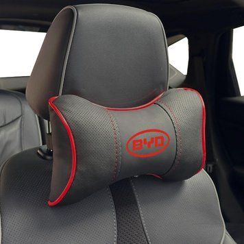 Подушка на підголівник з логотипом BYD Екошкіра 3D Кольоровий лого Чорна-Червоний кант 1 шт 91793 фото