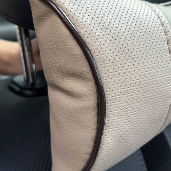 Подушка на підголівник з логотипом Lexus Екошкіра 3D Кольоровий лого Бежева-Коричневий кант 1 шт 91676 фото