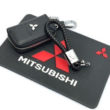Подарочный набор №33 для Mitsubishi / Коврик Торпеди / Брелок / чохол тиснена кожа 38804 фото