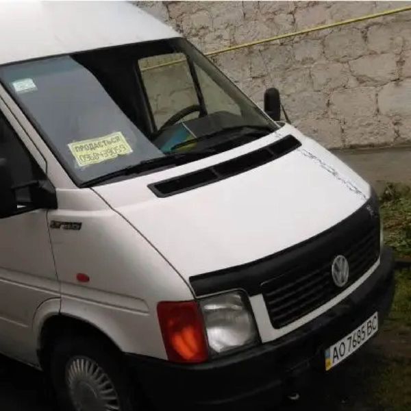 Дефлектор капоту мухобійка Volkswagen LT35 1996-2006 Євро кріплення Voron Glass 84764 фото