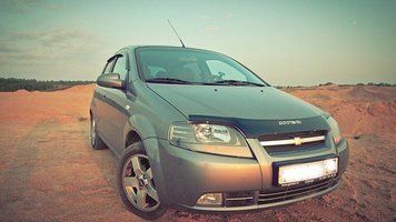 Дефлектор капоту мухобійка Chevrolet Aveo 2003-2006 седан хетчбек 4457 фото