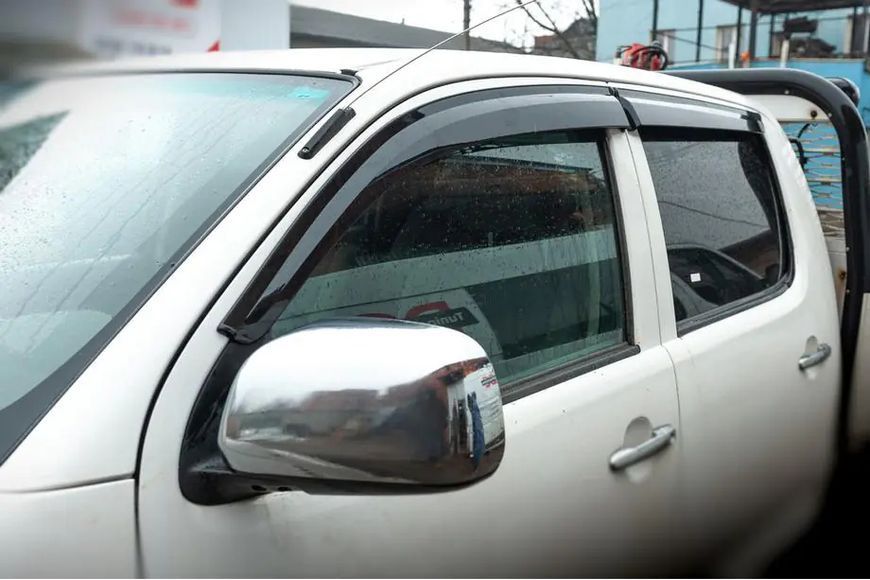 Дефлектори вікон вітровики Toyota Hilux 2006-2015 4D скотч SunPlex (SP-S-70) 102774 фото